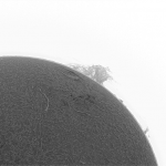 Protubérance solaire en H-alpha (négatif) le 22/04/2015 à 13:18 TU (Bois-Colombes)